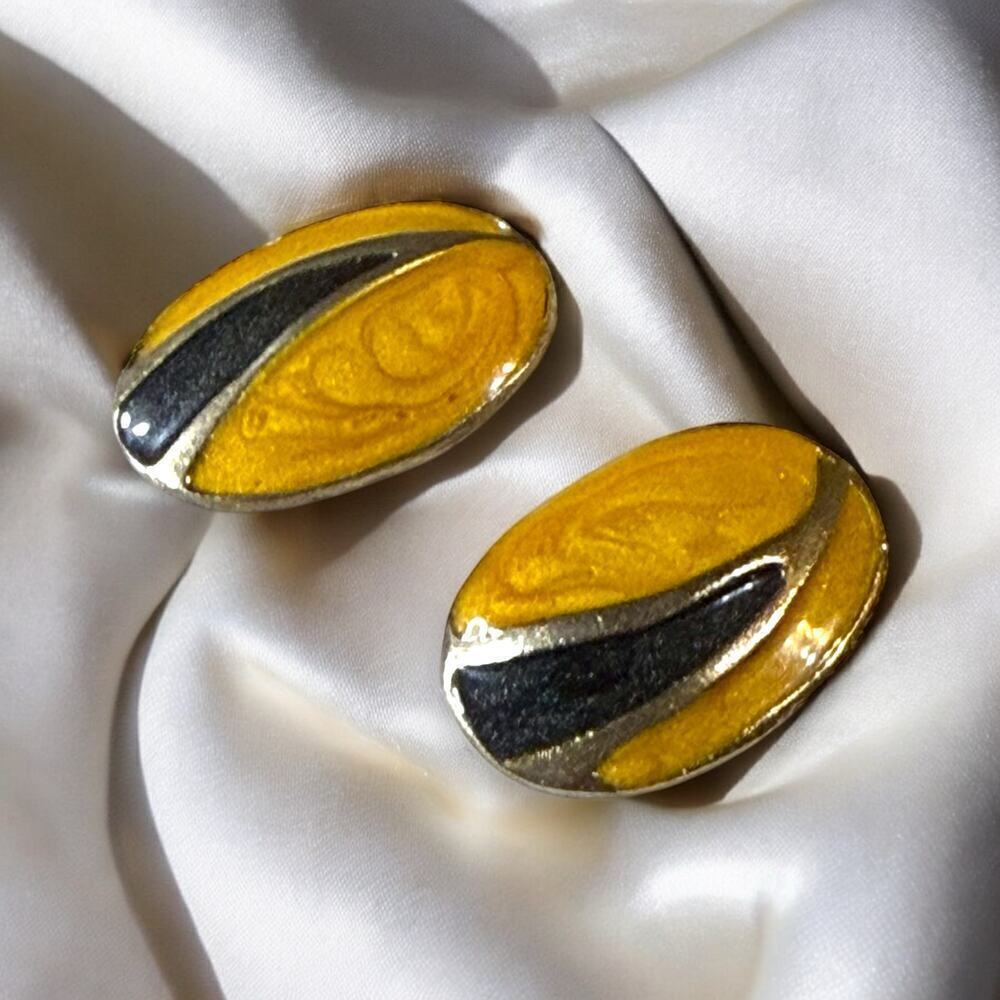 Vintage Enamel Earrings Womens Silver Tone Yellow Black Oval Avant-Garde Clip On